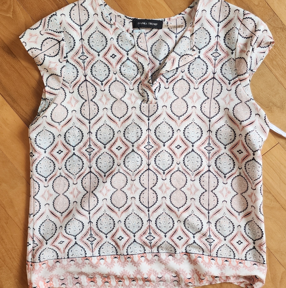 Women's Ivanka Trump shirt, Size Small